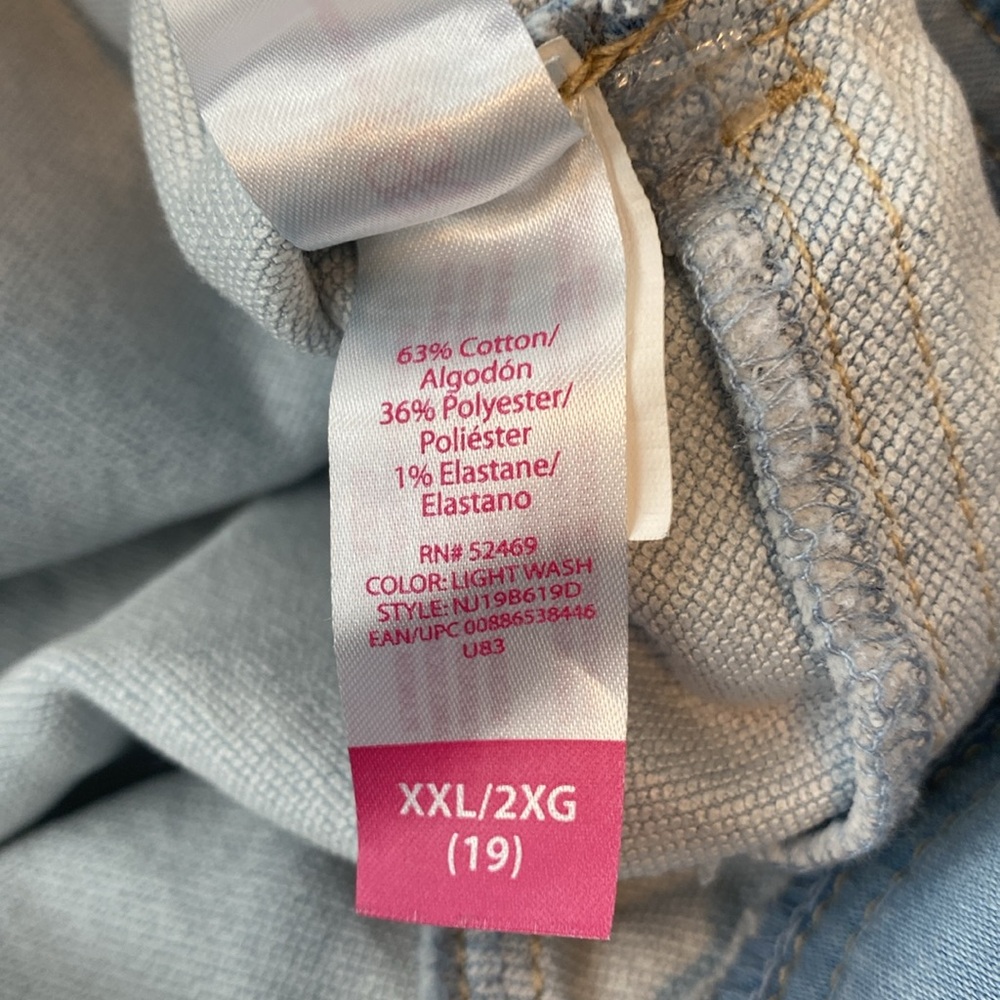 Light Blue Denim Jeans - Picture 4 of 6